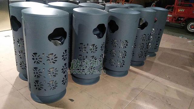 欣方圳精品定制垃圾桶表面鏤空精細(xì)雕刻，外形上設(shè)計美觀，新穎獨特！